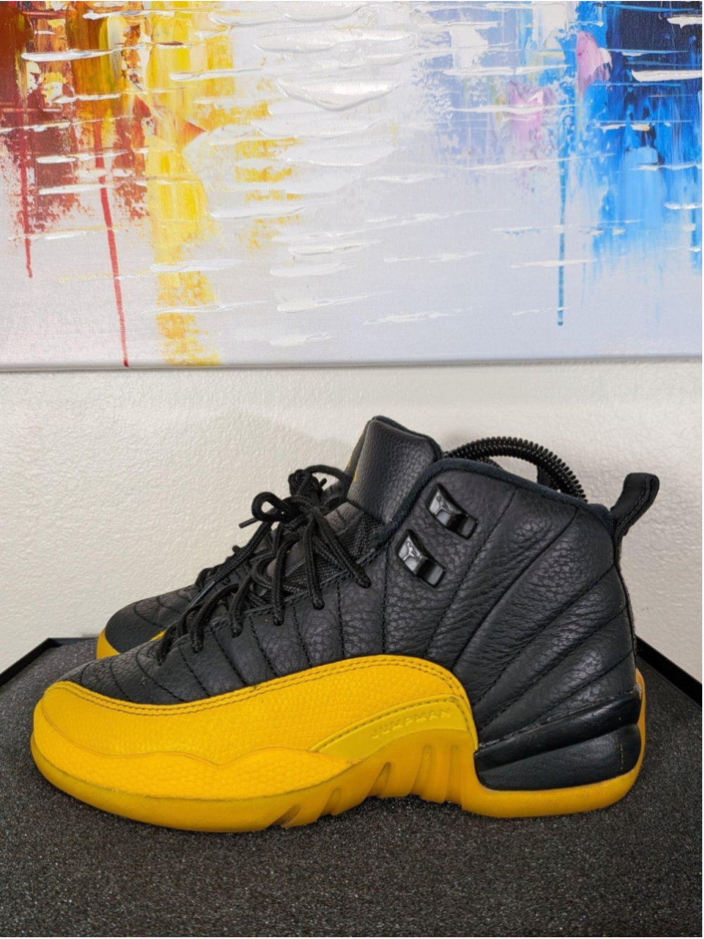 Air Jordan 12 Retro Shoes Youth Size 4.5Y Black Yellow Sneakers 153265-070